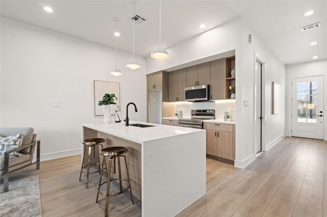 8019 Grandview Street, Houston, TX 77051