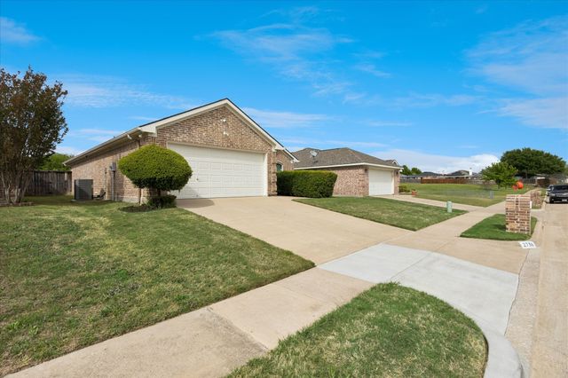 2736 Ensenada Lane, Fort Worth, TX 76108