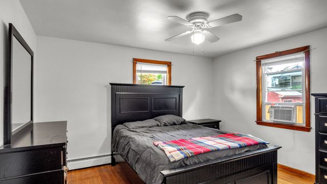 12 Clifford St, Boston, MA 02136