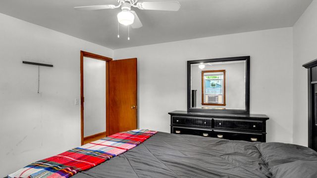 12 Clifford St, Boston, MA 02136