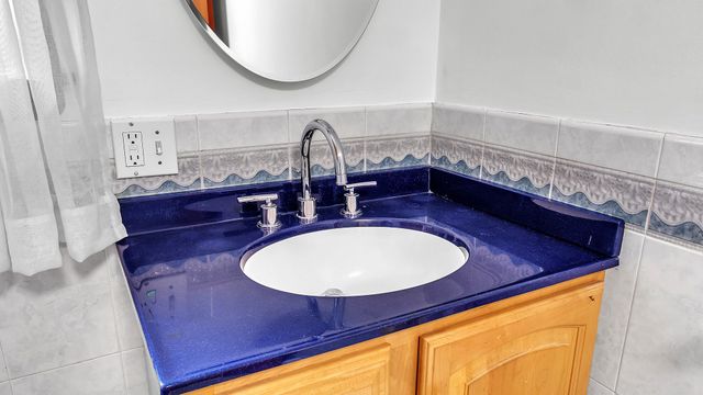 12 Clifford St, Boston, MA 02136
