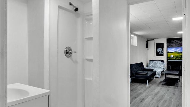 12 Clifford St, Boston, MA 02136