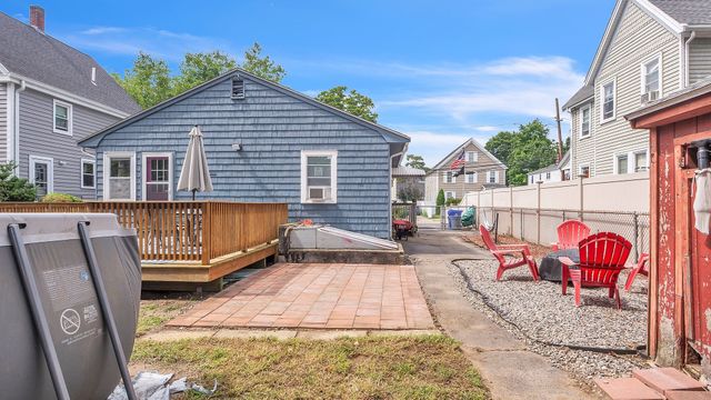 12 Clifford St, Boston, MA 02136