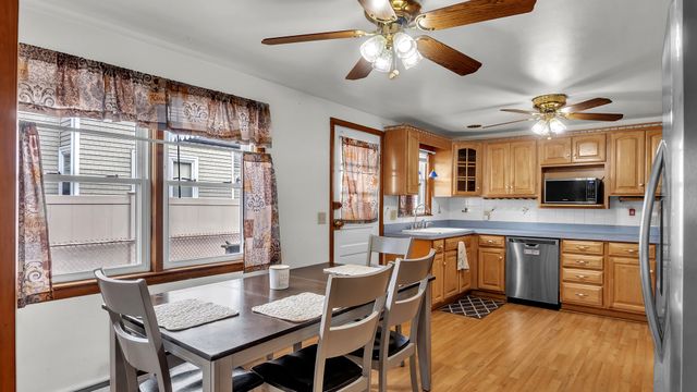 12 Clifford St, Boston, MA 02136