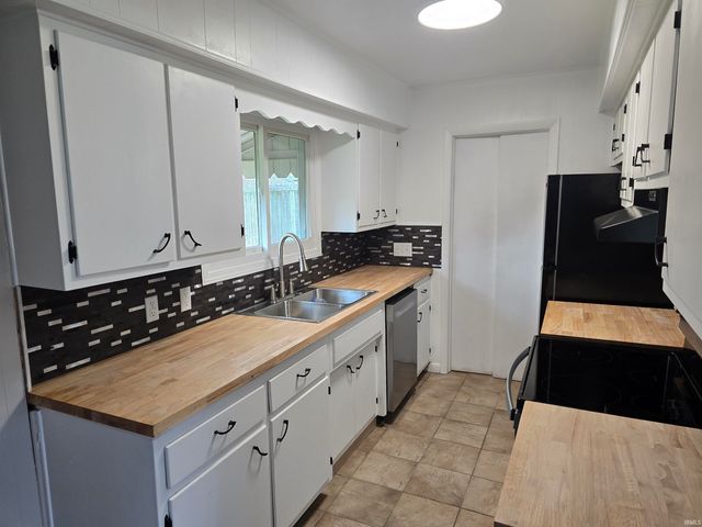 2716 Bellevue Drive, Fort Wayne, IN 46825