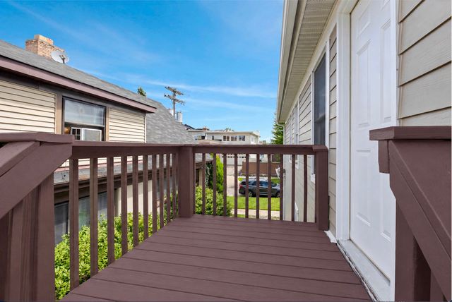 17 S 4th Avenue A, St. Charles, IL 60174