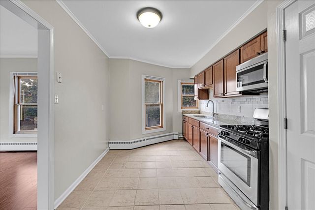 17 S 4th Avenue A, St. Charles, IL 60174