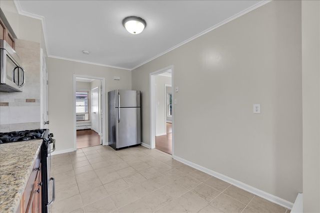 17 S 4th Avenue A, St. Charles, IL 60174