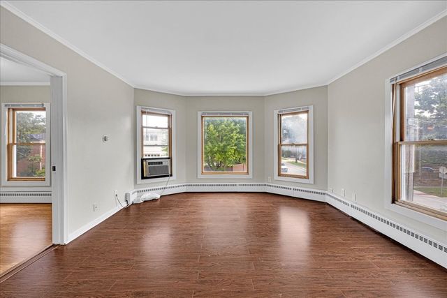 17 S 4th Avenue A, St. Charles, IL 60174