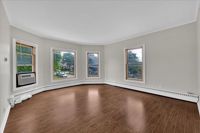 17 S 4th Avenue A, St. Charles, IL 60174