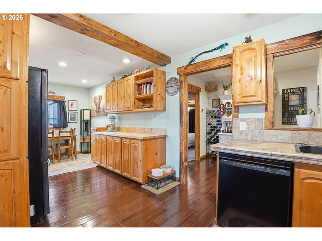 364 Ne 9TH Ave, Canby, OR 97013