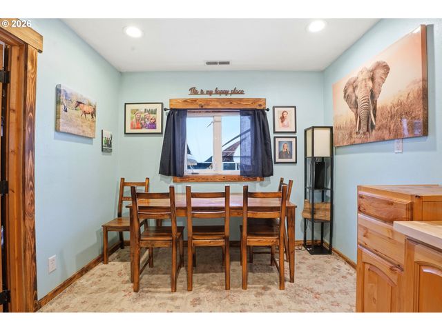 364 Ne 9TH Ave, Canby, OR 97013