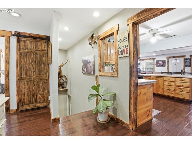 364 Ne 9TH Ave, Canby, OR 97013