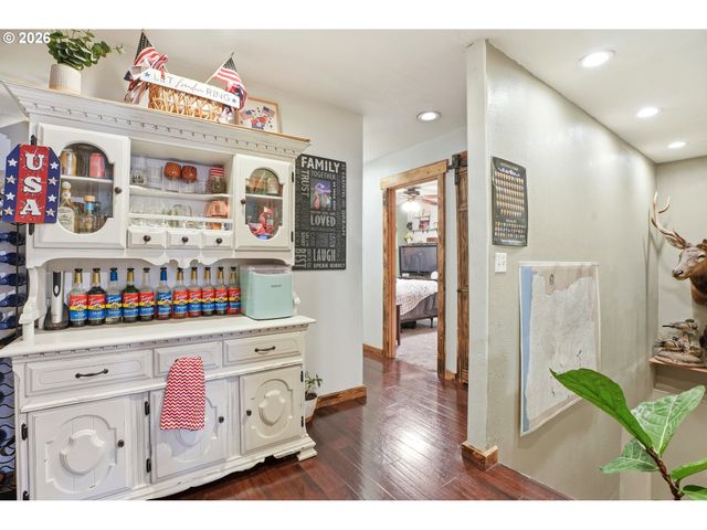 364 Ne 9TH Ave, Canby, OR 97013