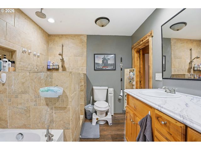 364 Ne 9TH Ave, Canby, OR 97013