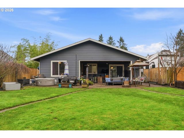 364 Ne 9TH Ave, Canby, OR 97013