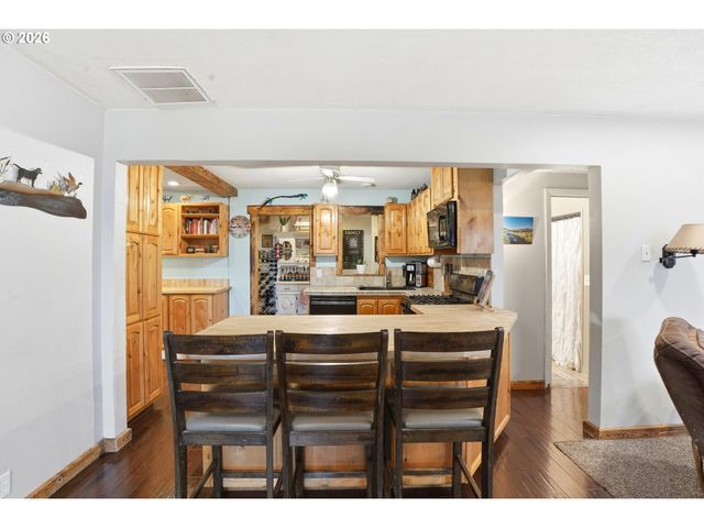 364 Ne 9TH Ave, Canby, OR 97013