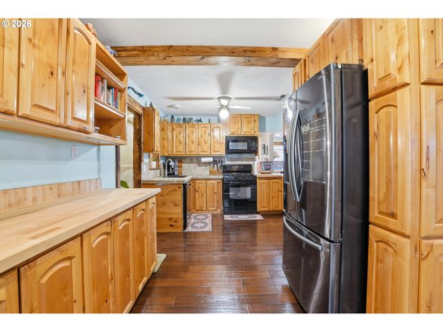 364 Ne 9TH Ave, Canby, OR 97013