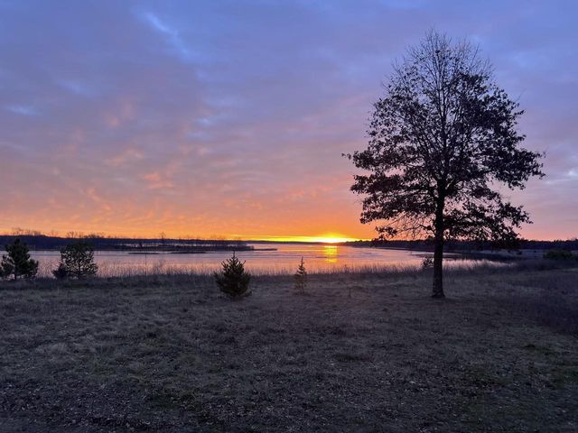 N10086 County Road G, Necedah, WI 54646