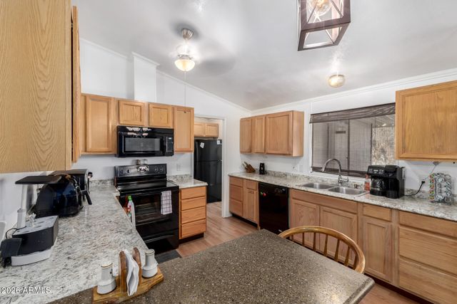 6960 W Peoria Avenue 7, Peoria, AZ 85345