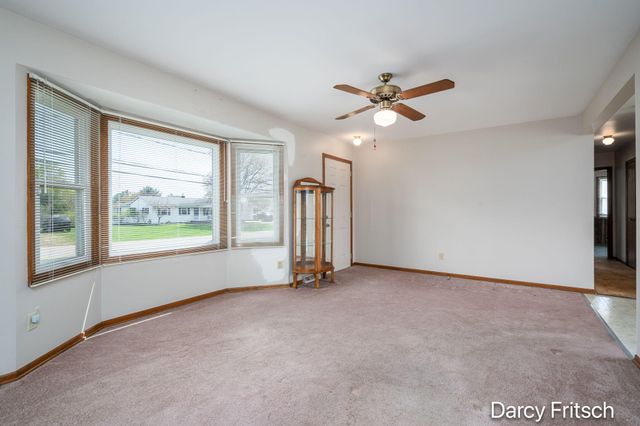 7117 Sunset Avenue, Jenison, MI 49428