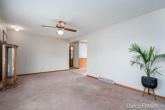 7117 Sunset Avenue, Jenison, MI 49428