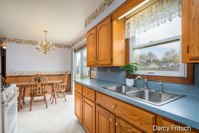 7117 Sunset Avenue, Jenison, MI 49428