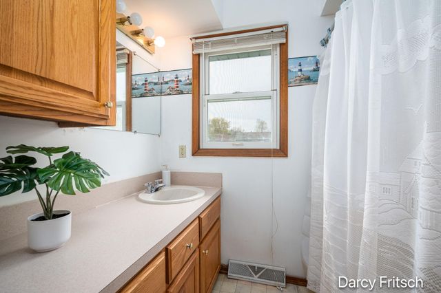 7117 Sunset Avenue, Jenison, MI 49428