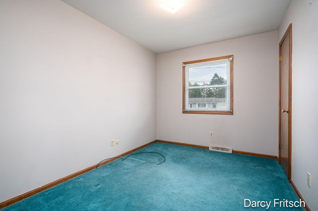 7117 Sunset Avenue, Jenison, MI 49428