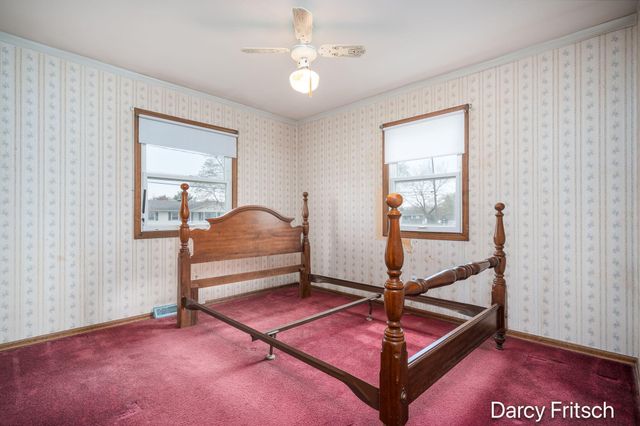 7117 Sunset Avenue, Jenison, MI 49428