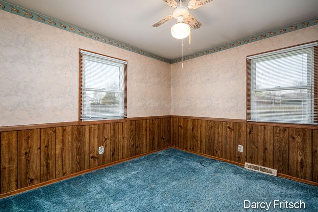 7117 Sunset Avenue, Jenison, MI 49428