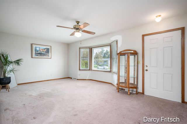7117 Sunset Avenue, Jenison, MI 49428