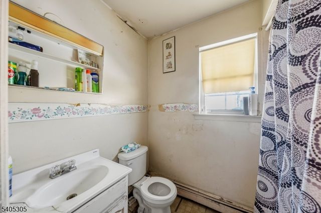 553 Fulton St, Elizabeth City, NJ 07206