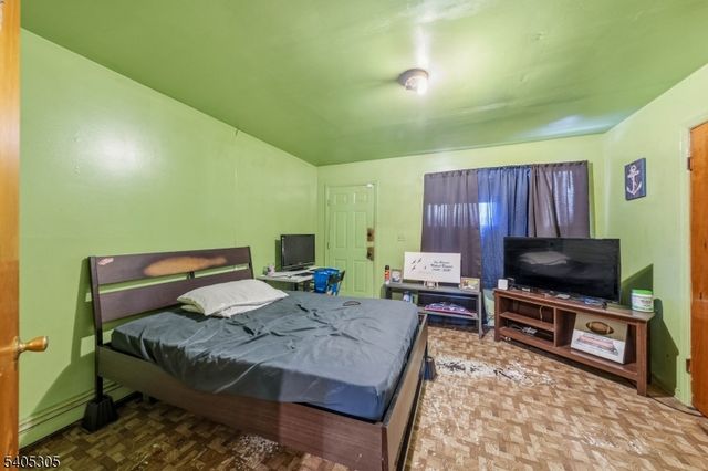 553 Fulton St, Elizabeth City, NJ 07206