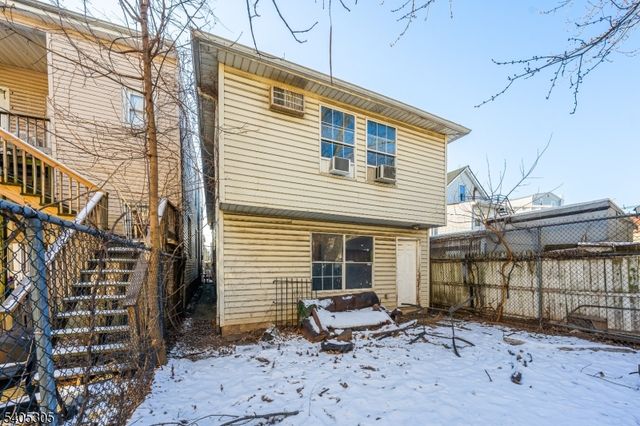 553 Fulton St, Elizabeth City, NJ 07206