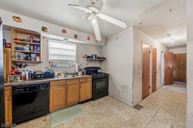 553 Fulton St, Elizabeth City, NJ 07206