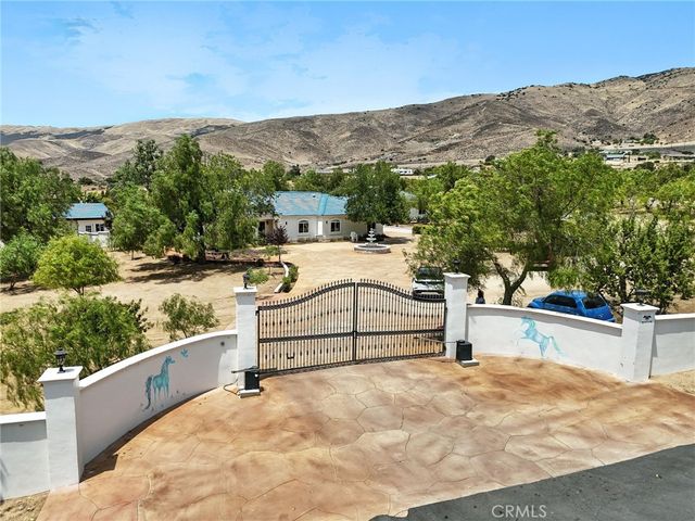 7227 Spigno Place, Agua Dulce, CA 91390