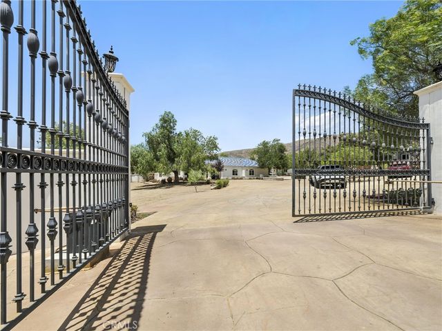 7227 Spigno Place, Agua Dulce, CA 91390