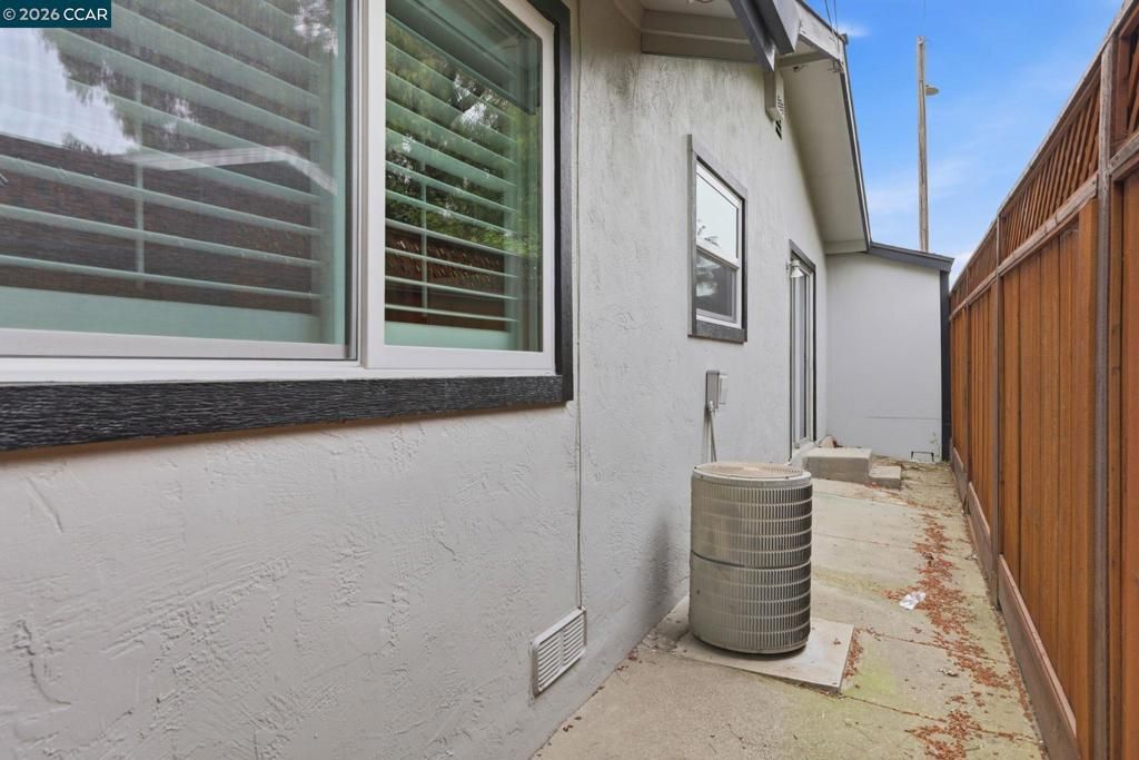 Image 32 of property listing at 807 Crane Ave, Livermore, CA 94551