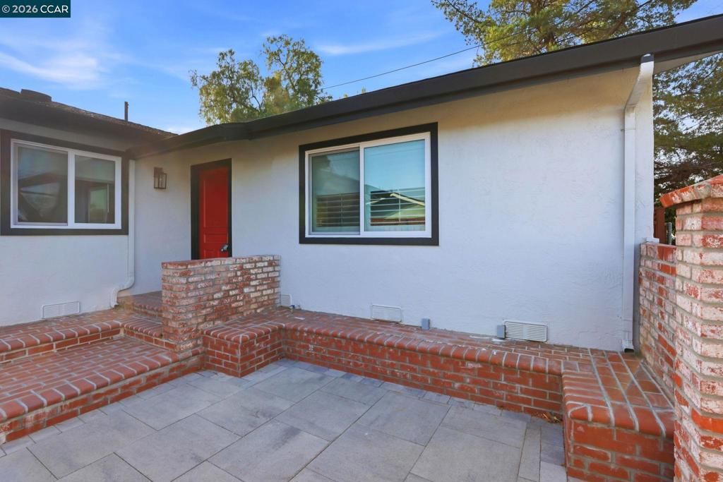 Image 6 of property listing at 807 Crane Ave, Livermore, CA 94551