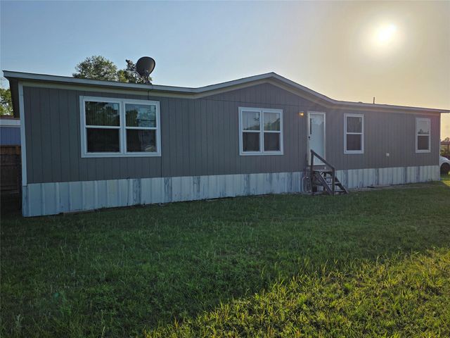 1322 Road 5263, Cleveland, TX 77327