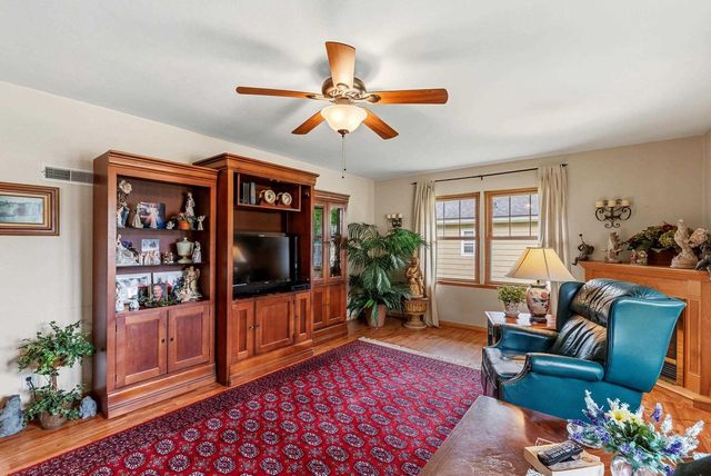 809 Grove Street, Beaver Dam, WI 53916