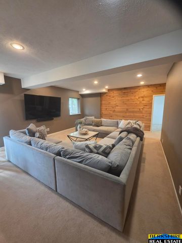 4276 N 176 Avenue, Omaha, NE 68116