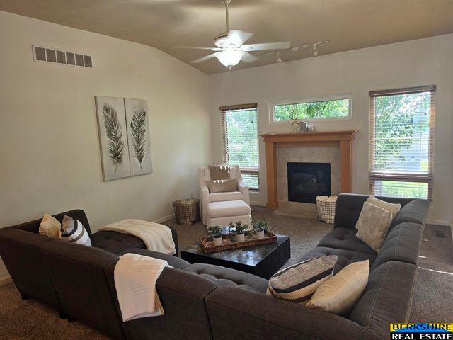 4276 N 176 Avenue, Omaha, NE 68116