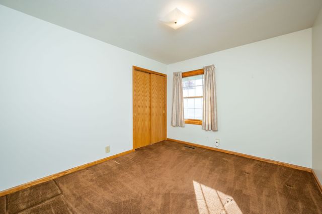 210 W 13th Street S, Newton, IA 50208