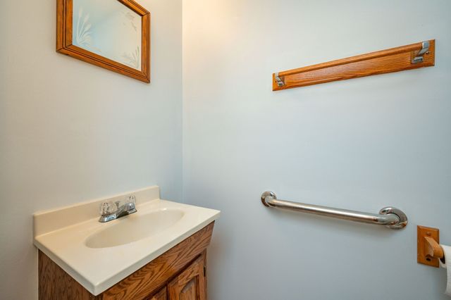 210 W 13th Street S, Newton, IA 50208