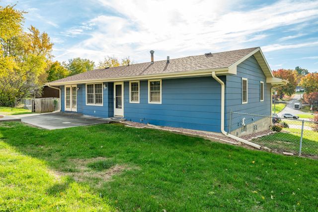 210 W 13th Street S, Newton, IA 50208