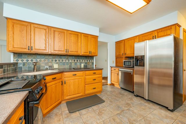 210 W 13th Street S, Newton, IA 50208