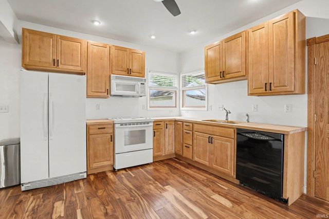 216 W Broadway Street, Mishawaka, IN 46545