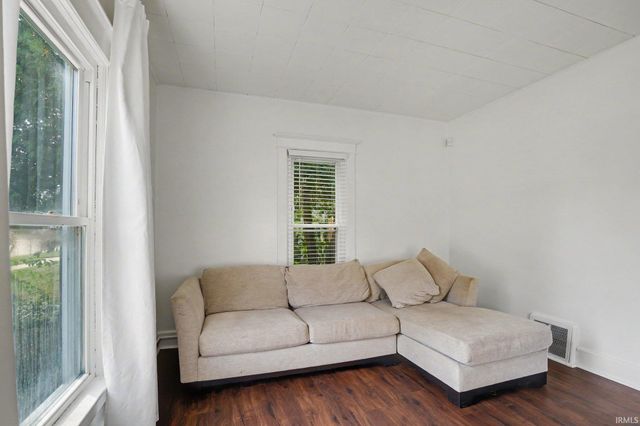 216 W Broadway Street, Mishawaka, IN 46545